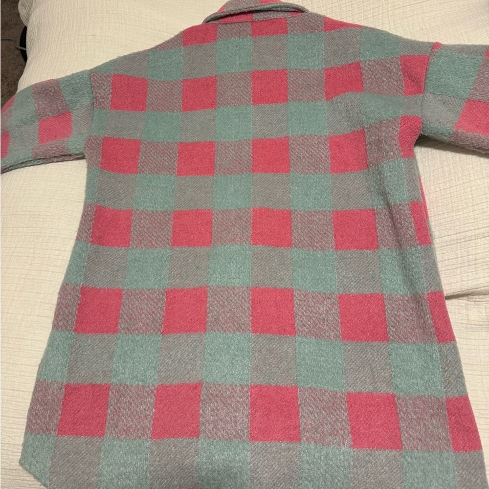 Shacket - Picture 2 of 5